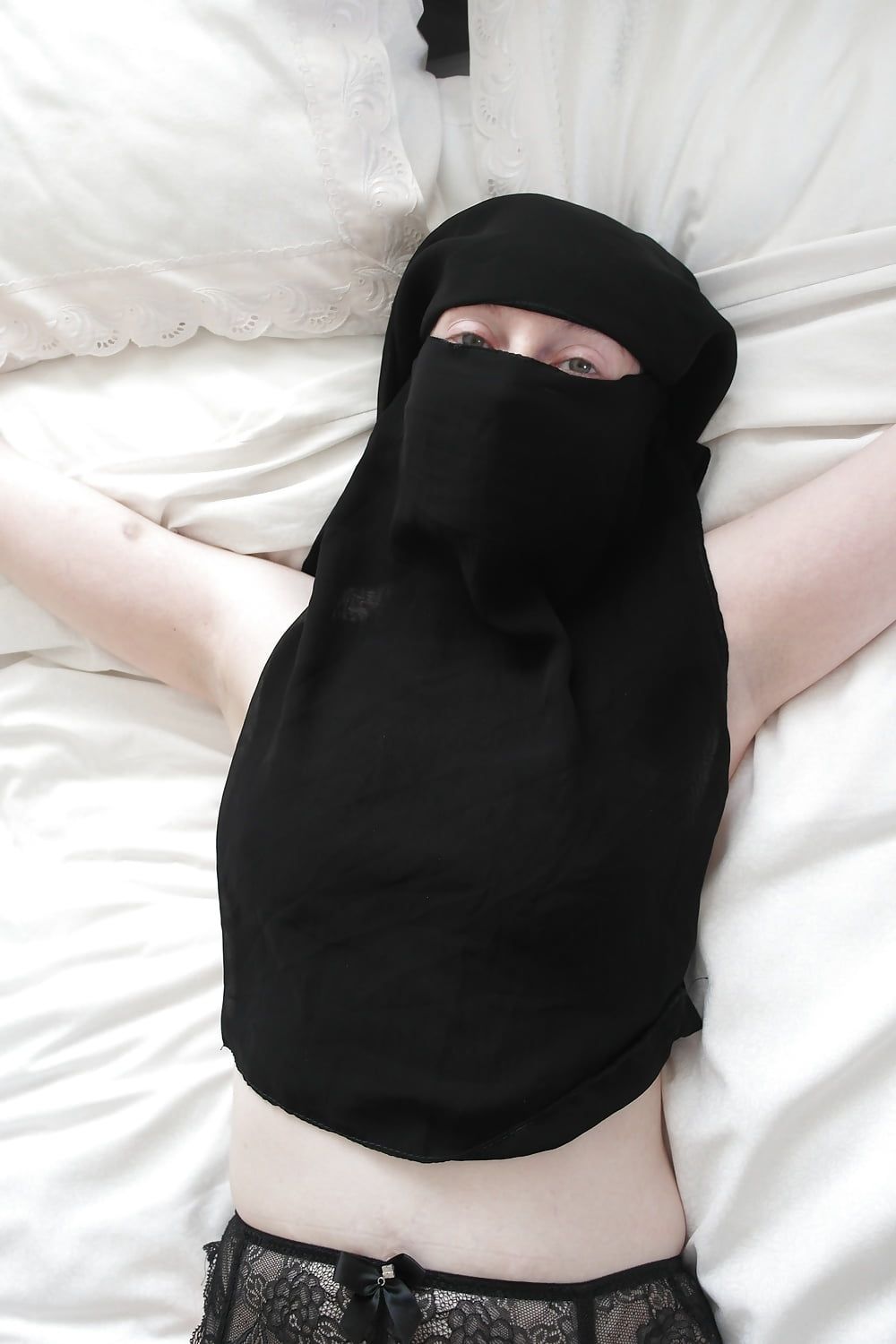 Niqab girl in Stockings Tied spread Eagle #5