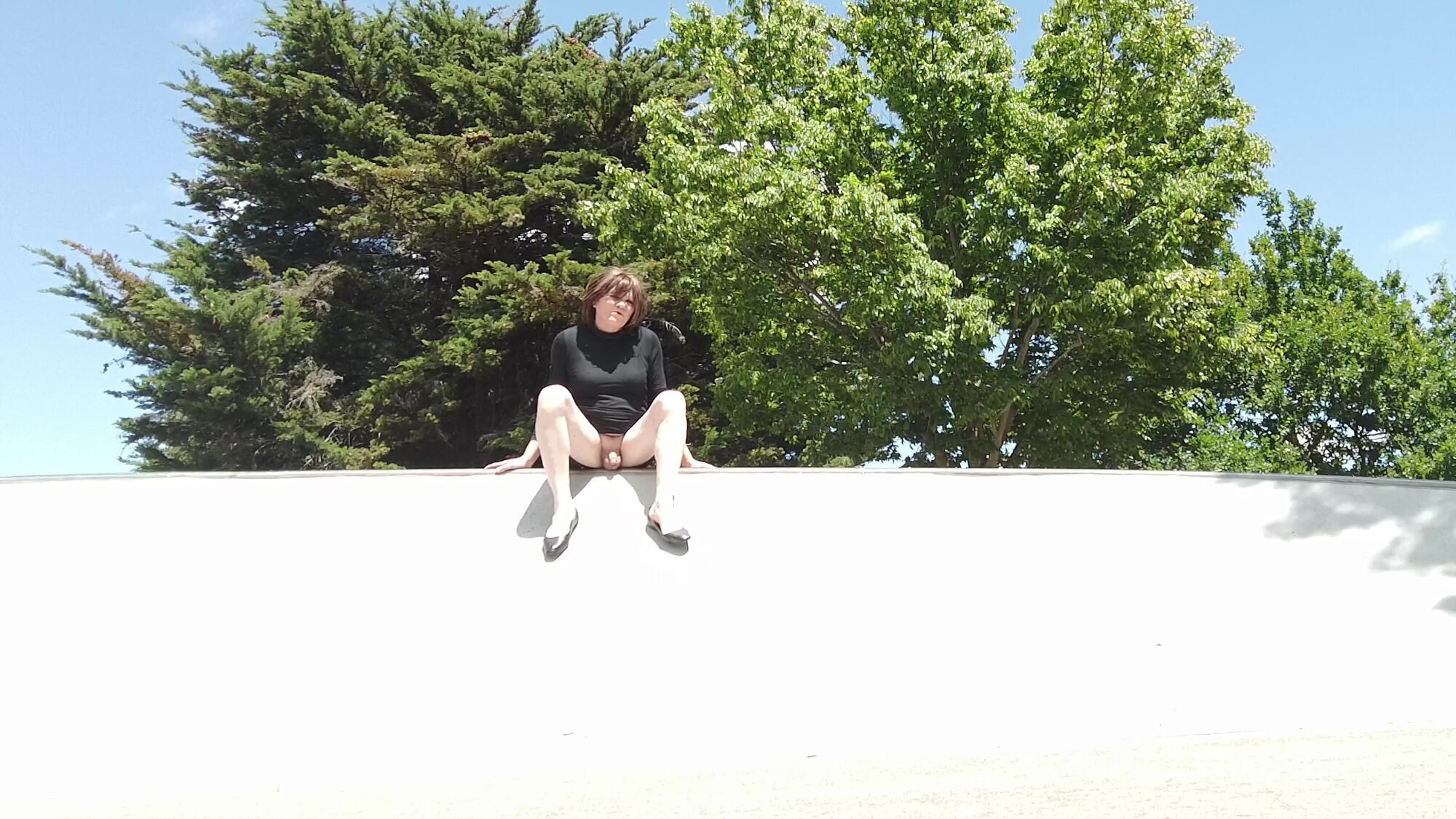 Crossdress Roadtrip - Skate park #5