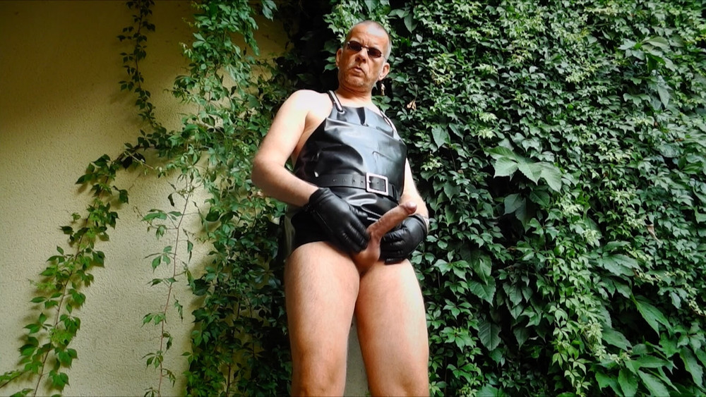The Horny Rubber Gardener 21 Wet Play, Cumshots XL & Piss #7