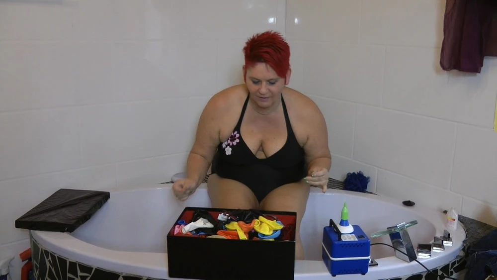 Balloon session in the tub #7