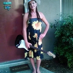 Liz- strings