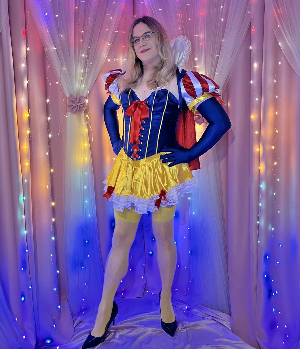 Joanie - Snow White in Blonde #15