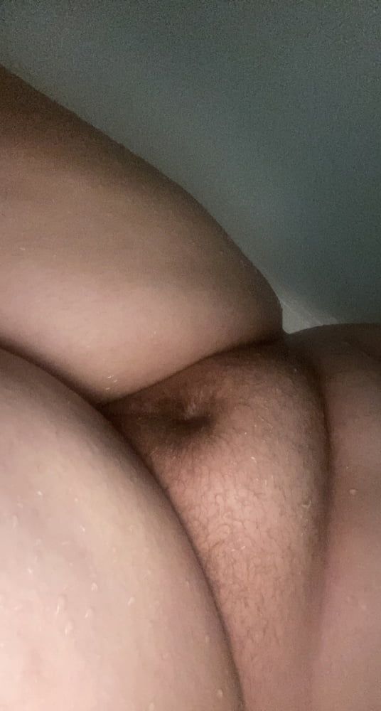 Sexy 18 year old teen BBW Lilac takes hot wet shower photos