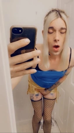 blue and yellow slut         