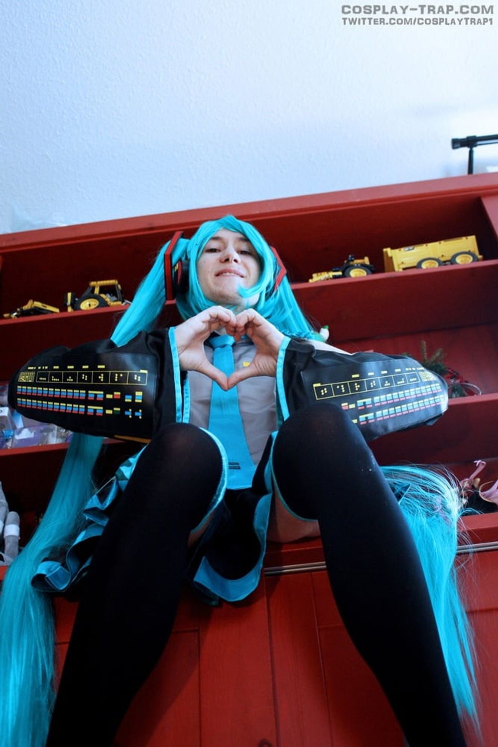  Crossdress cosplay Miku on top