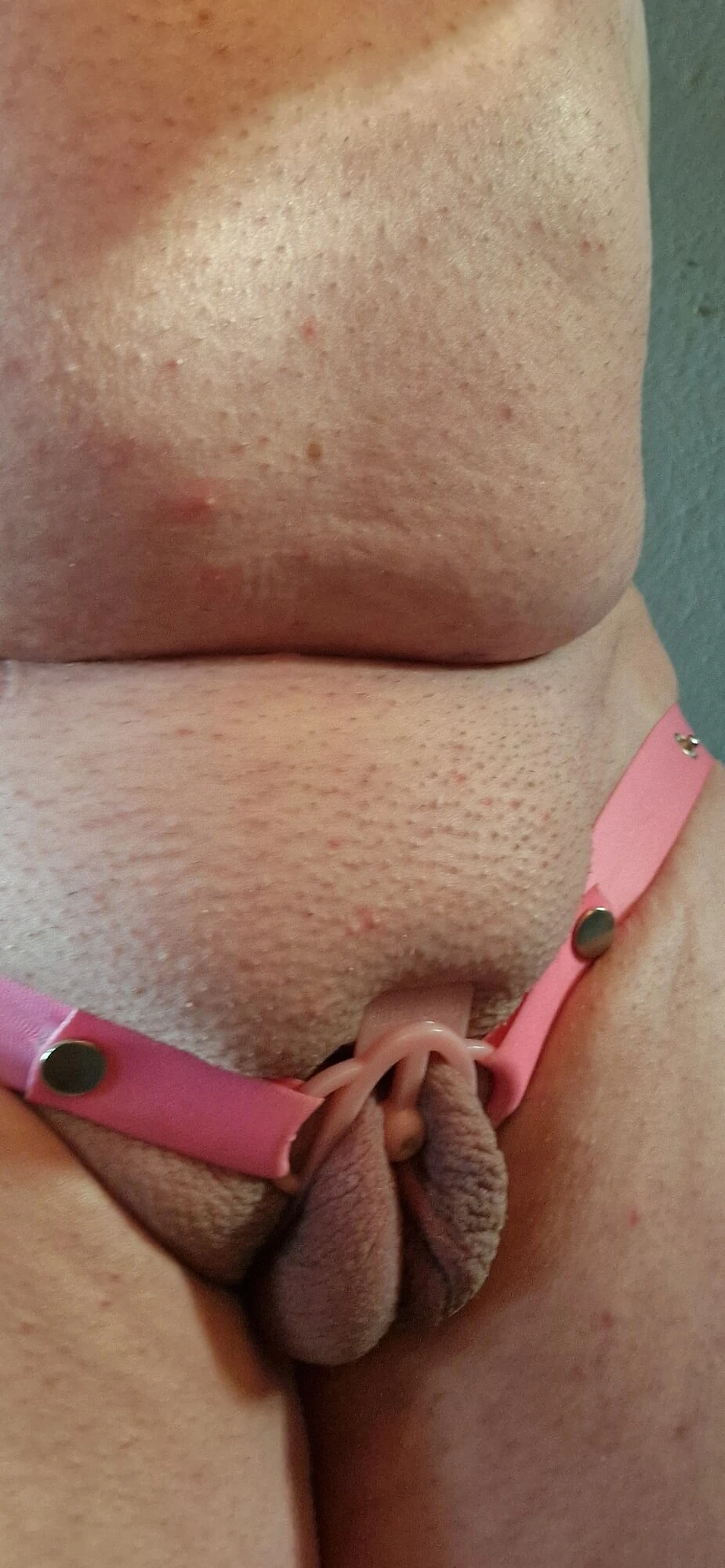 New pictures of Sissy in a nightdress and naked 