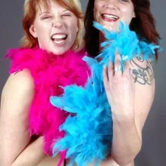 Photo shooting with red hair MILF Bianca & Lindsay