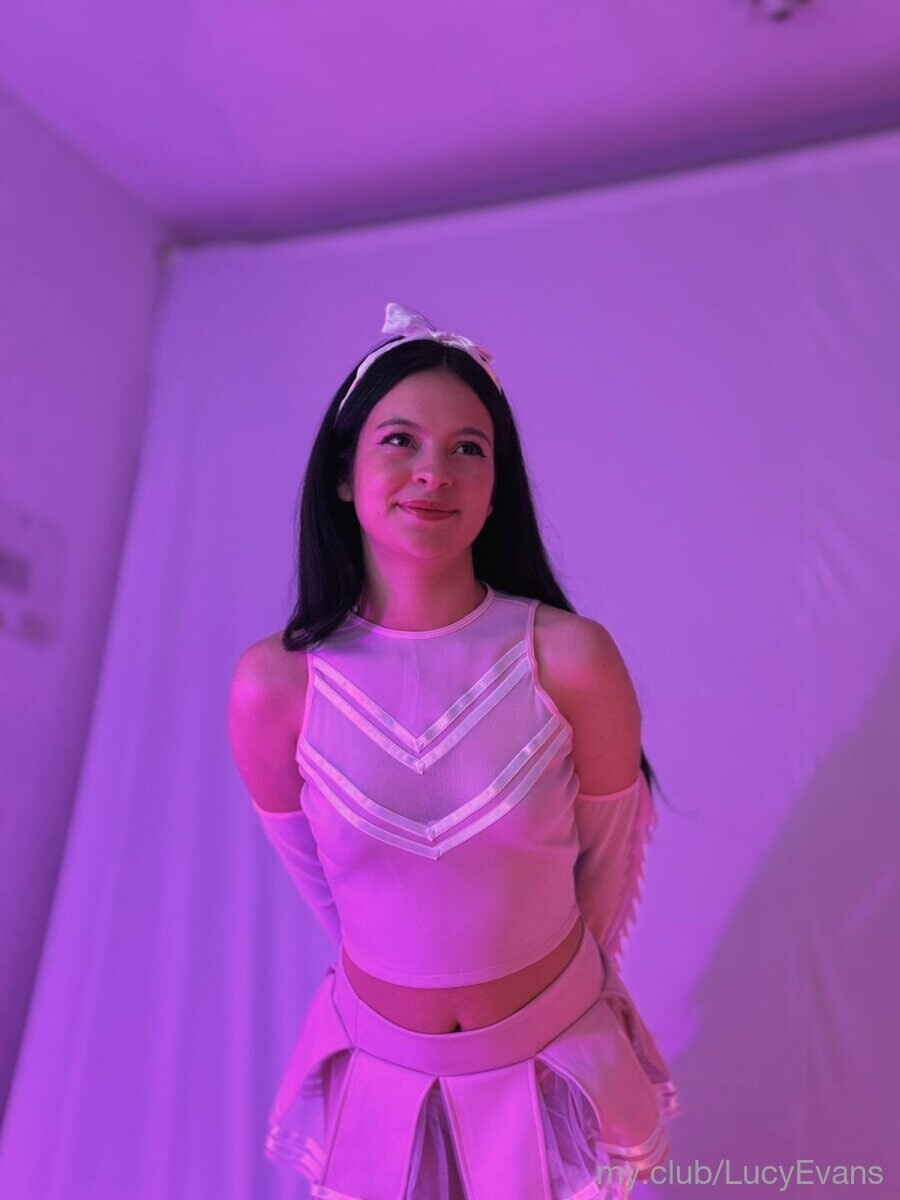 Luciana Evans  Free Photos #5