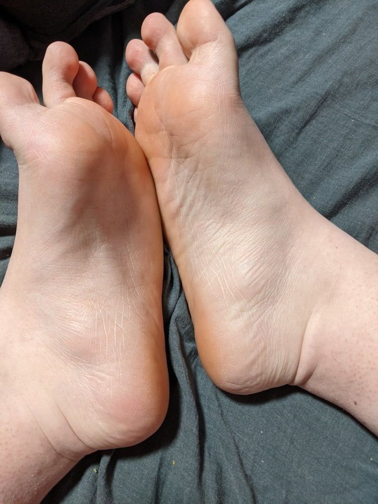 Feet Pictures #1 someone need a Footjob? #6