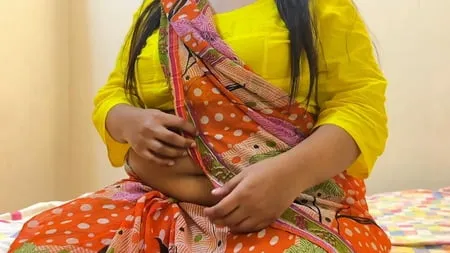 tamil hot bhabhi wearing yellow blouse orange saree bbw         