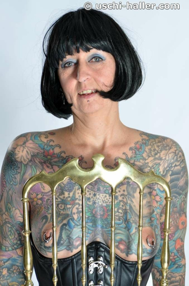 Photo shoot with full body tattooed MILF Cleo #36