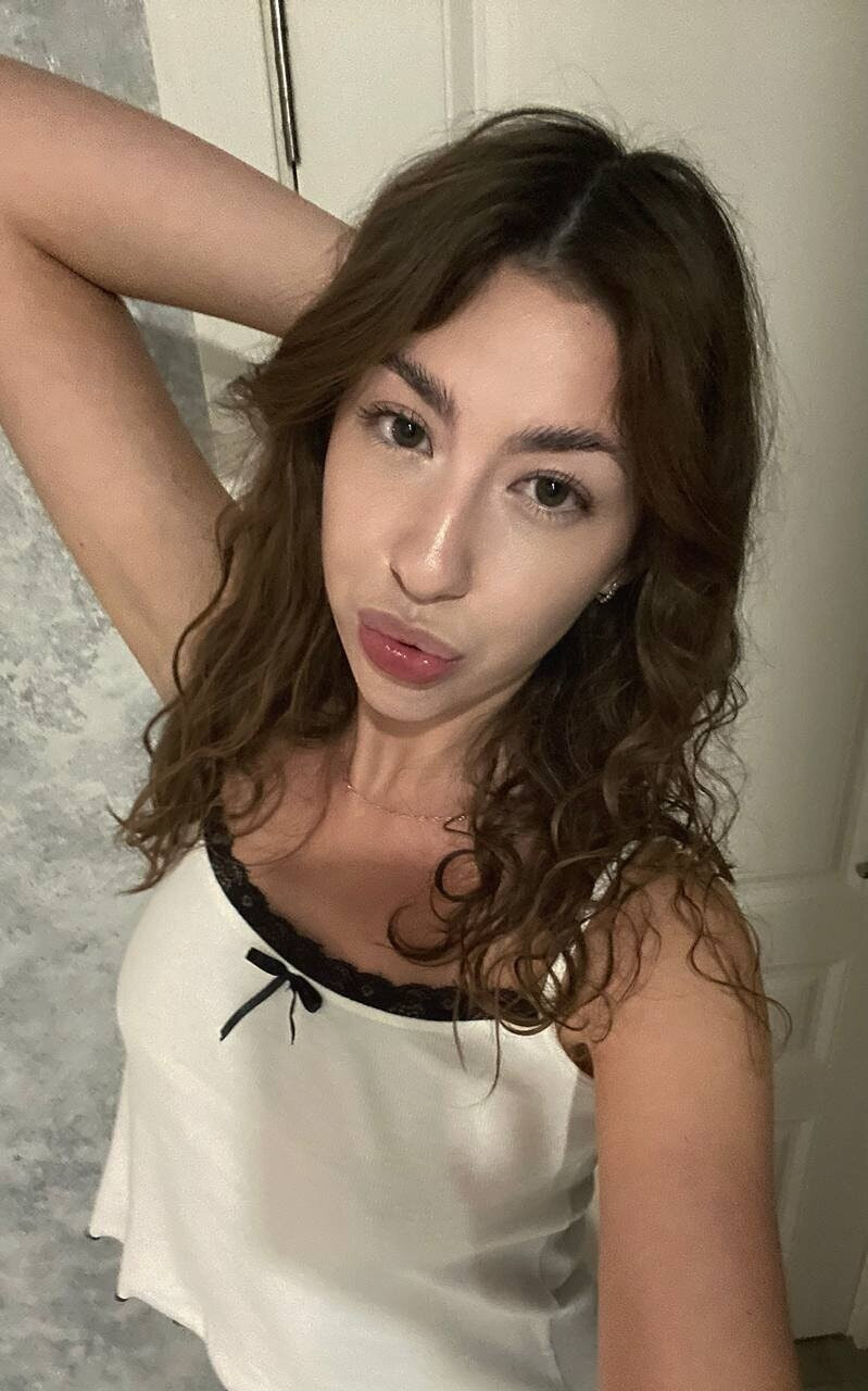 Emma Free Photos #40