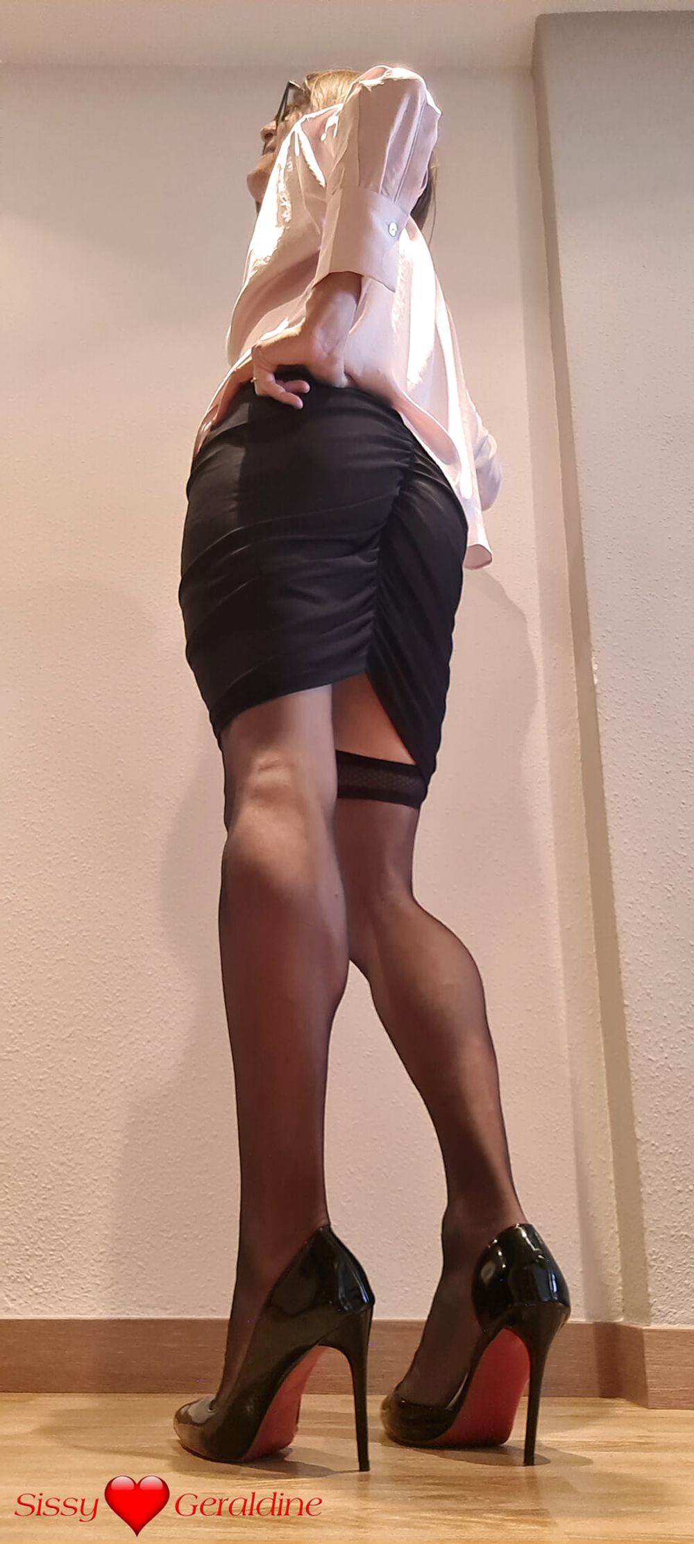 Vestida de secretaria sexy #6