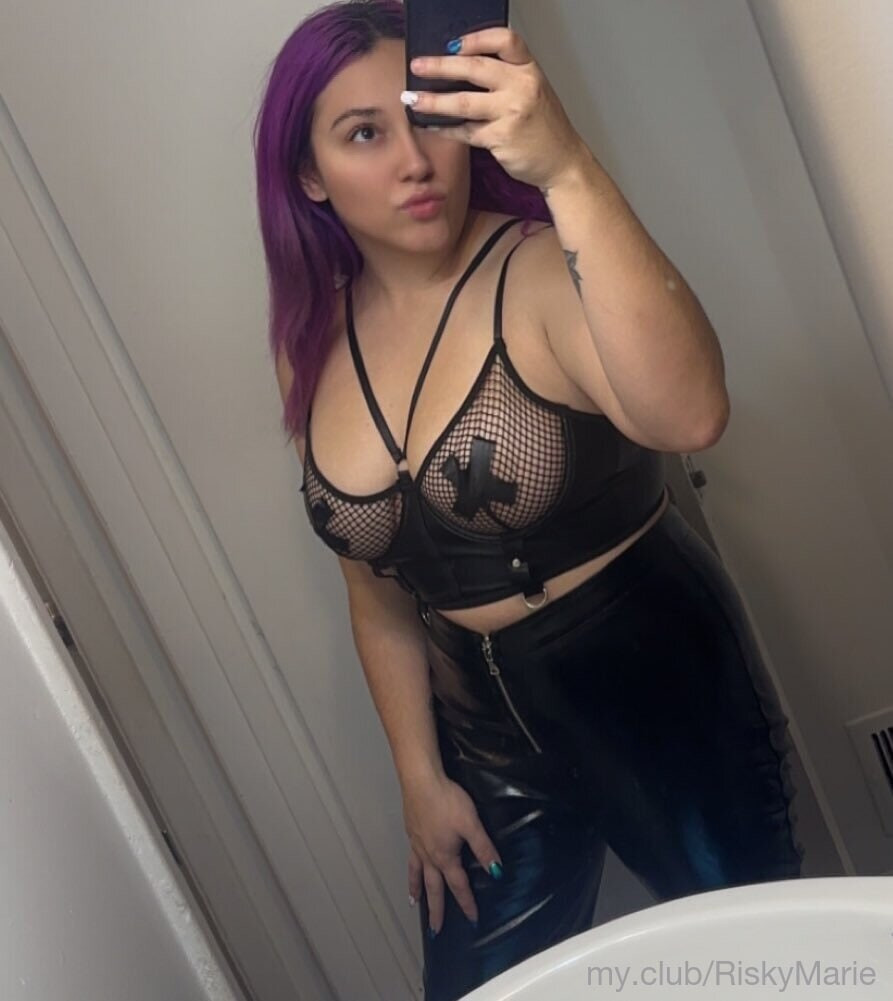 Free RiskyMarie Photos #2