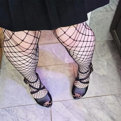 Same shoes, but with fishnets 😇