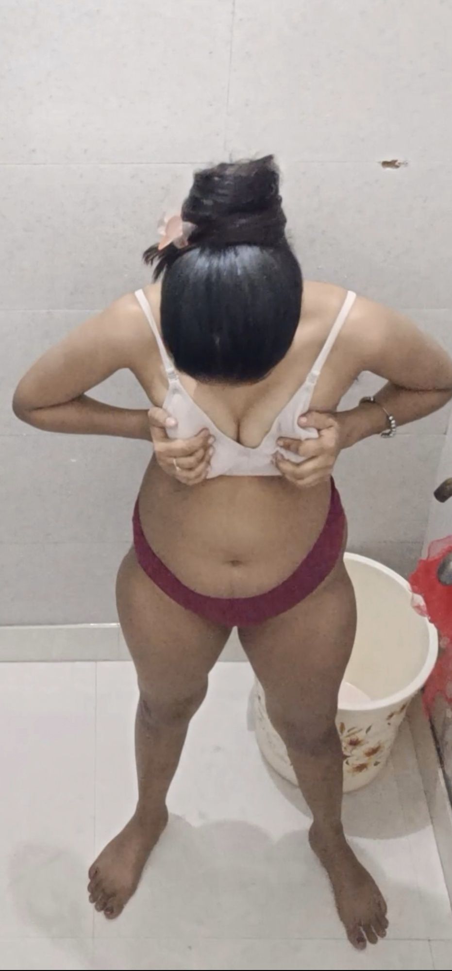 Slut wife bath pic #2