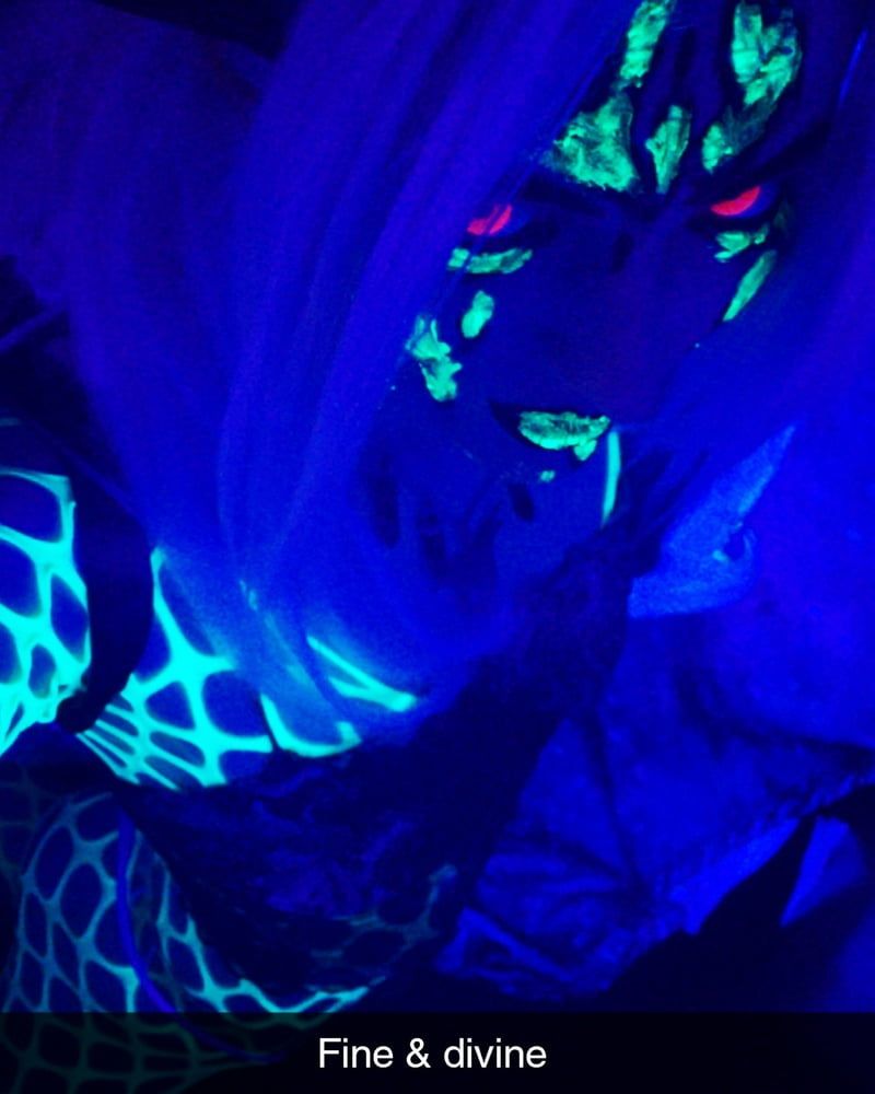 ONLY ONE GLOWSTICK HERE ;P ?? - ONLYFANS TEASER OF UV GLOW