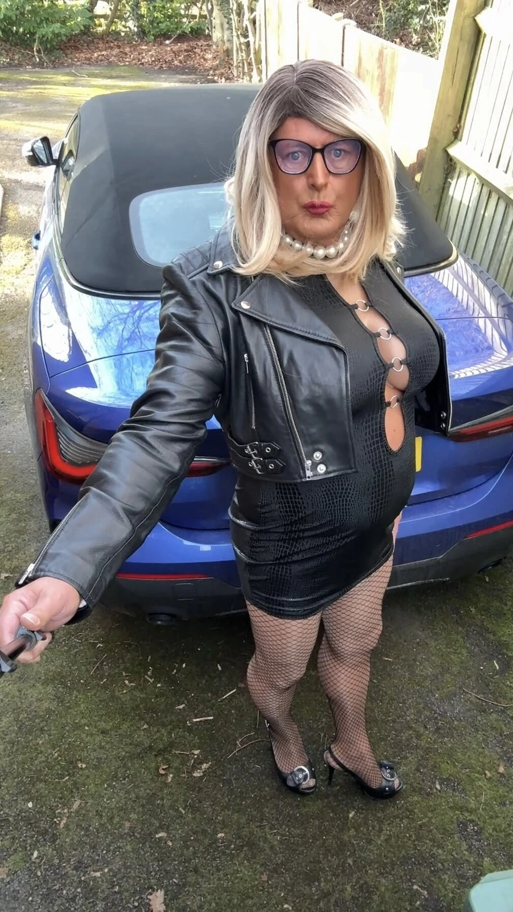 Sexy Crossdresser kellycd2022 in tan pantyhose and stockings #9