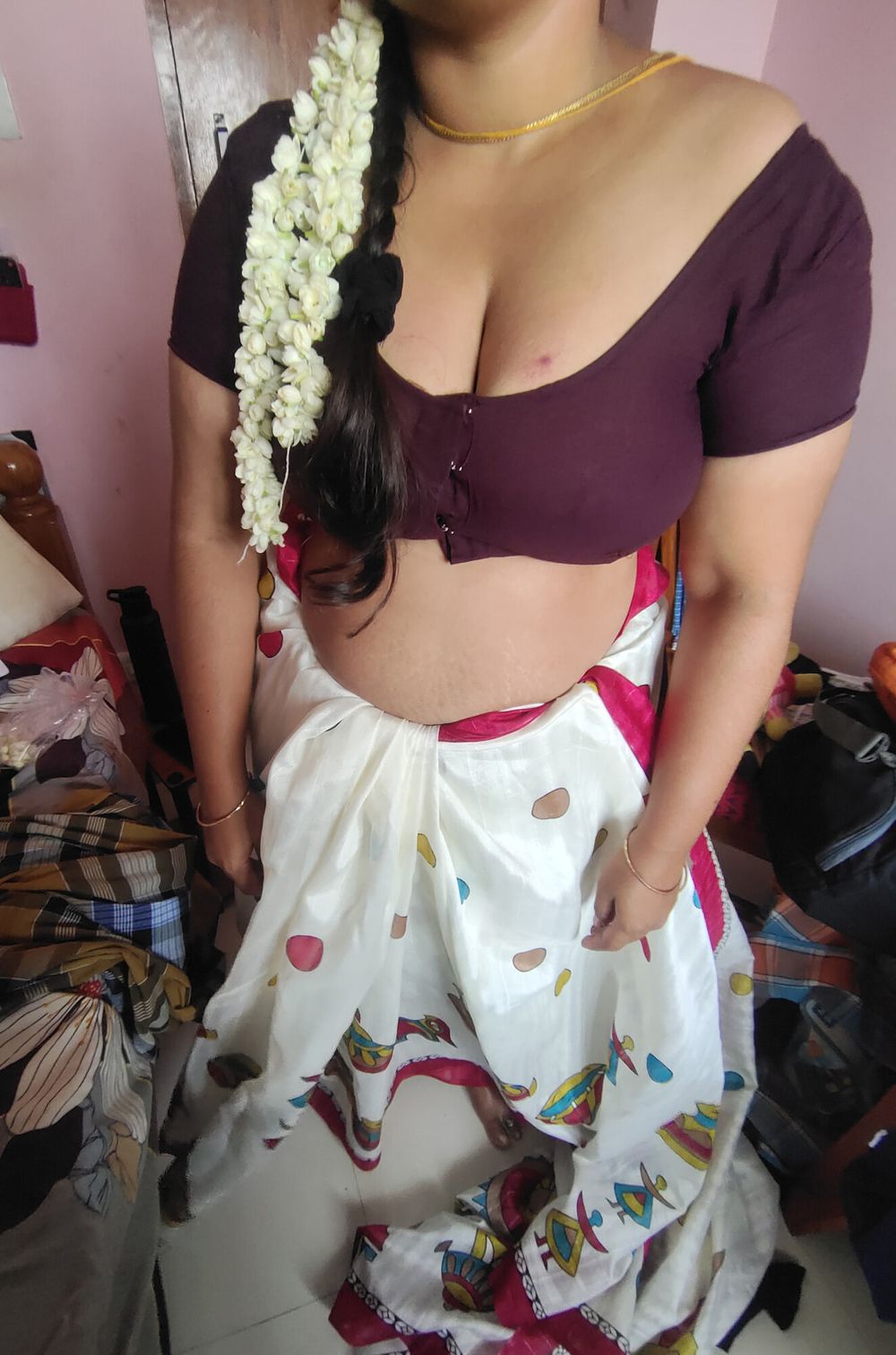 Bhabhi hot saree blouse pics #3