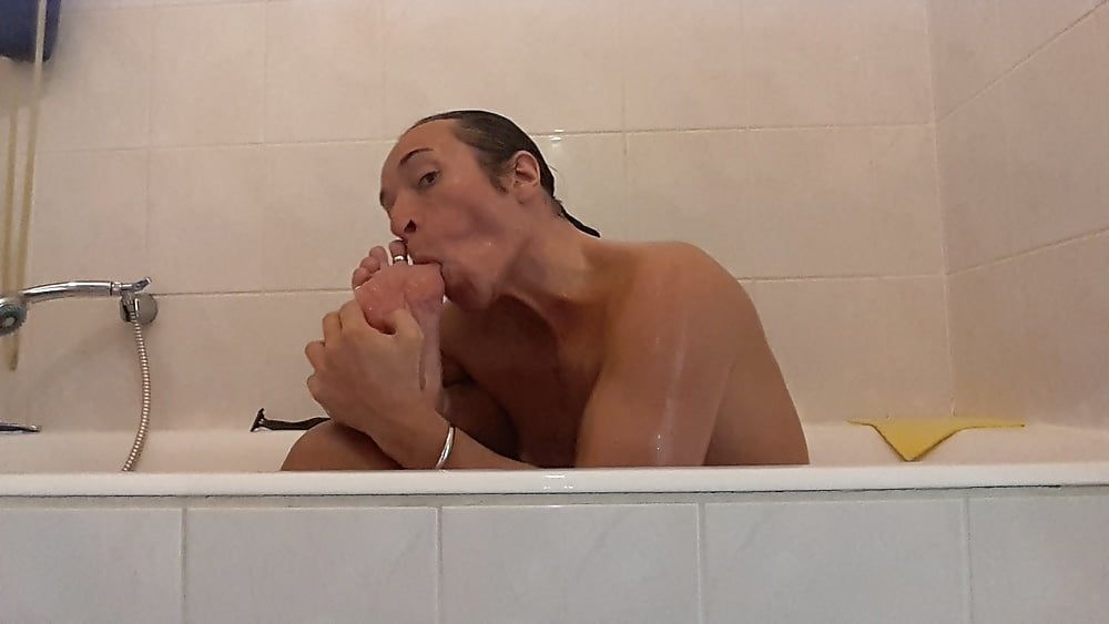 Dirty Tygra in bath. #56