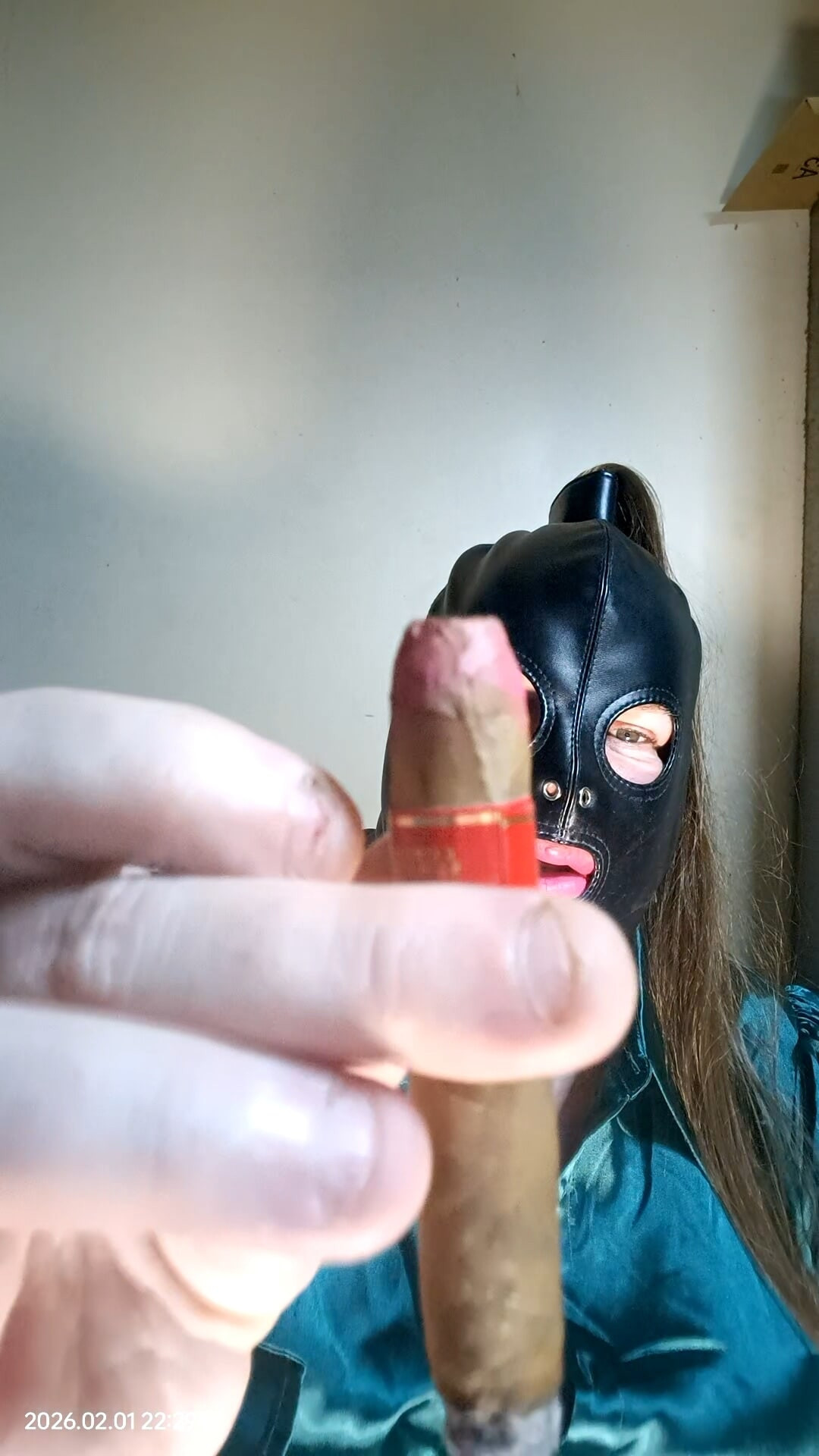 1 בפברואר 2026 - עוד עישון סיגרים 