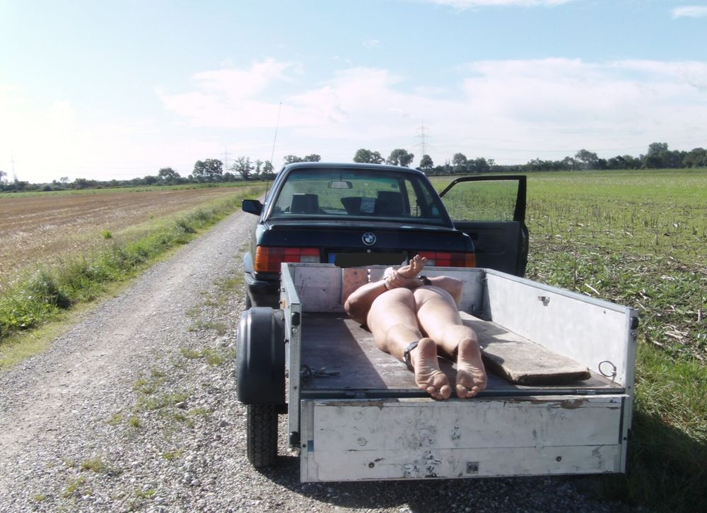 Car-Trailer in Public! Naked perverted Man