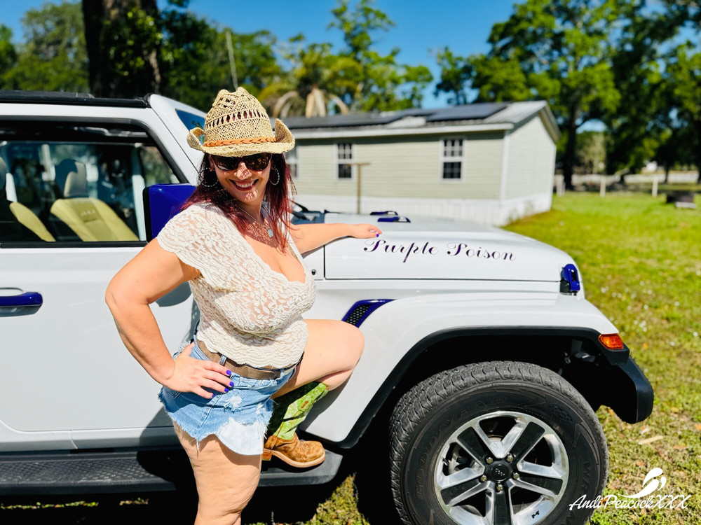 Jeep Girl Jiggle #2