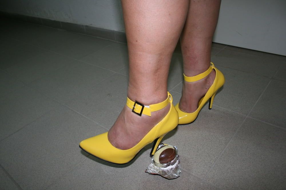 Anna in yellow heels ...