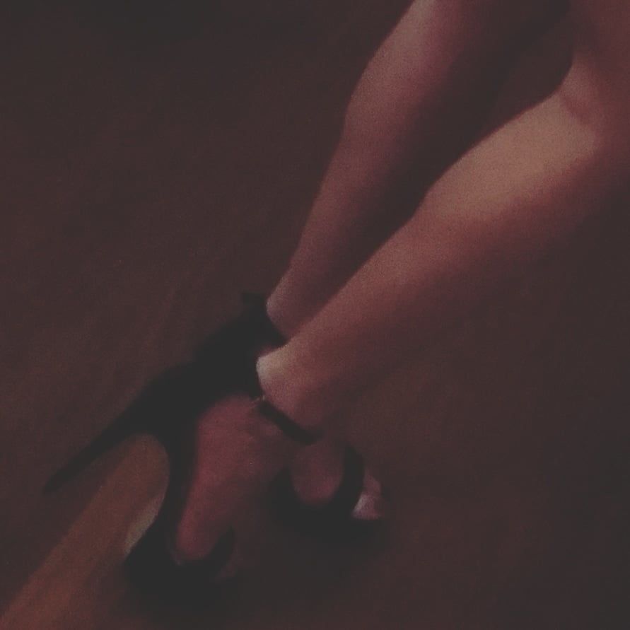 Legs.. High heels.. Foot fetish..