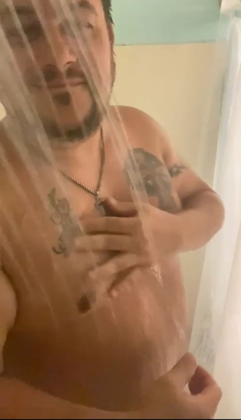 Hot tattooed Dad muscles beard caught in shower by princess #4