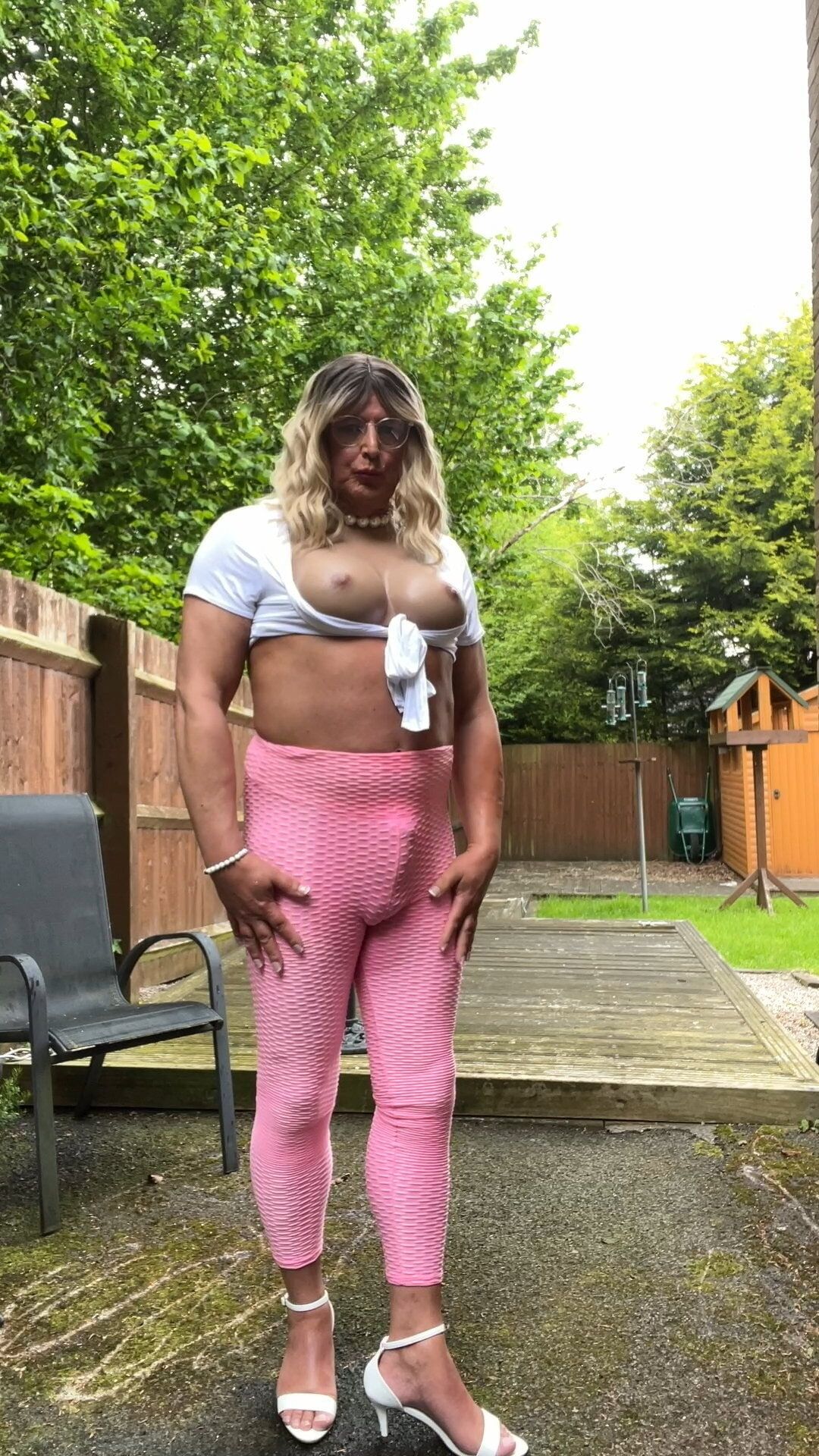 Amateur crossdresser kellycd2022 in pink leggings #43