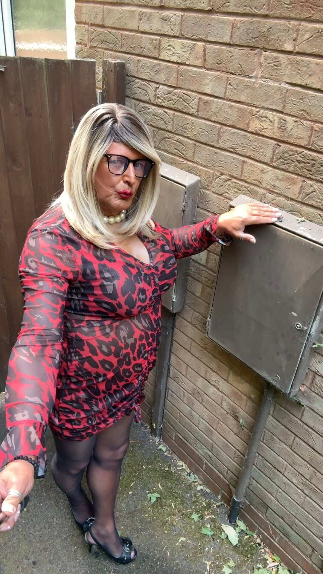 Sexy Crossdresser Kellycd2022’s in red animal print 