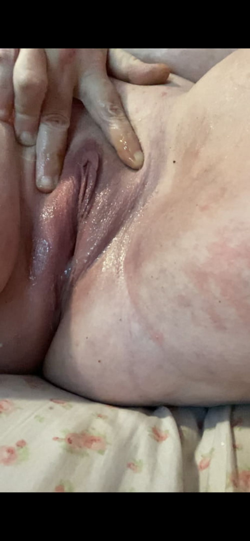 Honeyfleur pussy spread