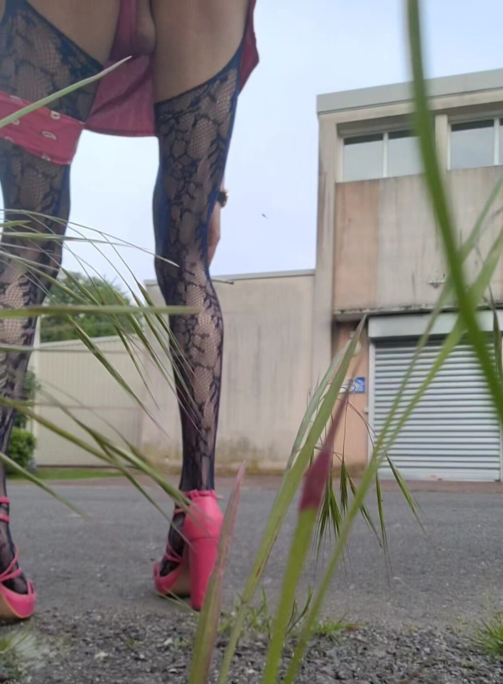 ExhiB👀PUBLIC dans un Complexe Abandonne puis sur son Balcon #47