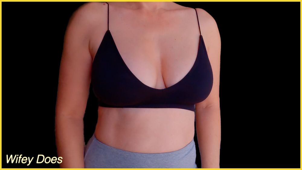 Wifey amazes in the black sports bra #3