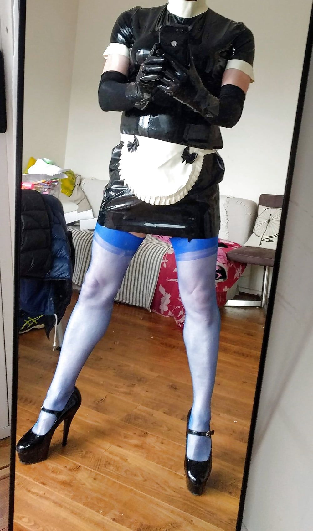 Latex Maid on a Wet Day - Headless #8