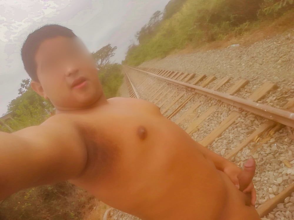 SelfiesNudes en las Vias del Tren  #10