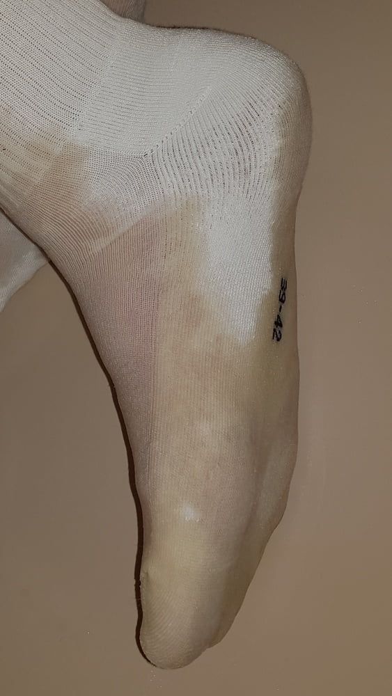 My white Socks - Pee #14