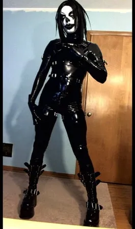 kinky rubber harlequin         