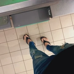 public crossdressing - shopping