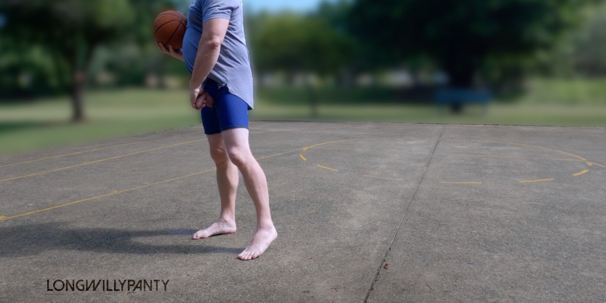 Amateur exhibitionist plays dick out basketball #11