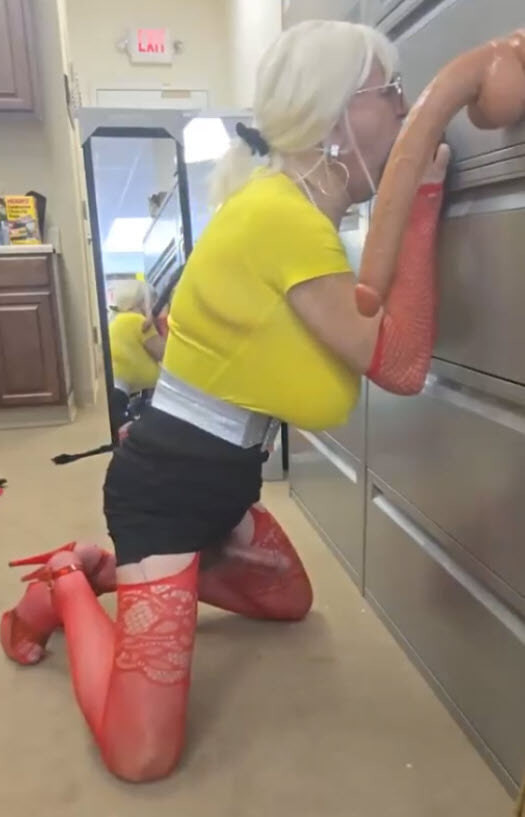 DeeDee Various Photos #40