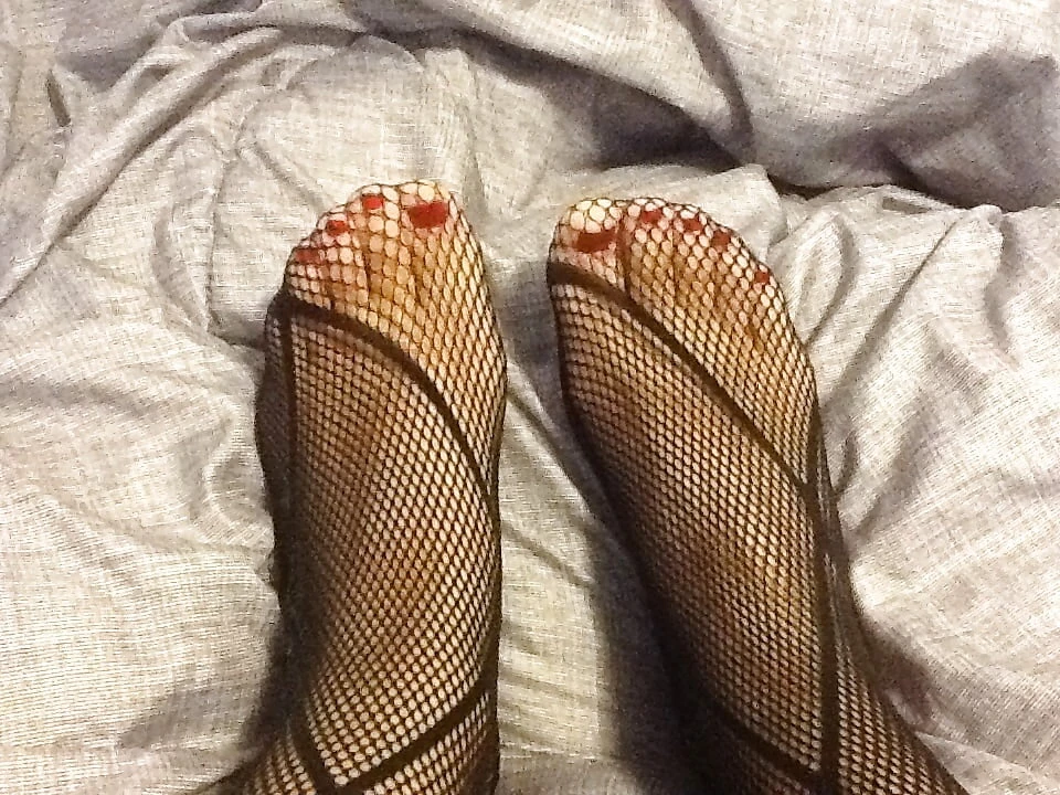 Manicured toes by request :) #4