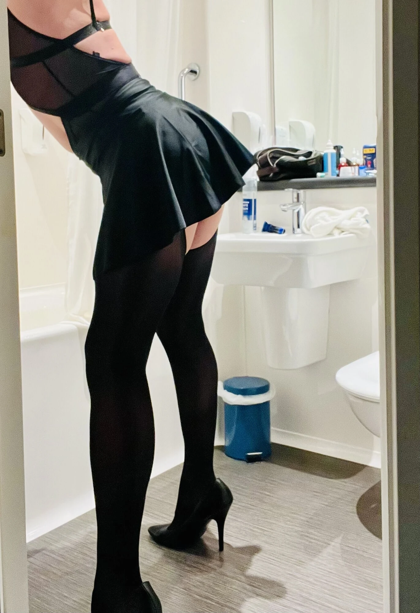 Sissy bathroom maid...