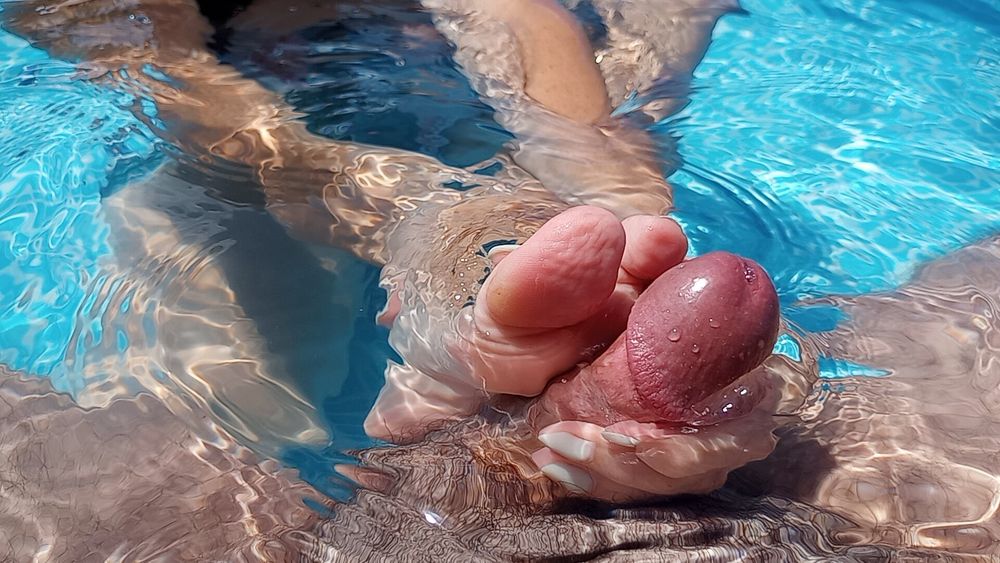 Pool Footjob #18