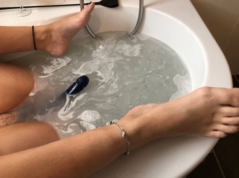 Sexy Feet in Bath Tub #8