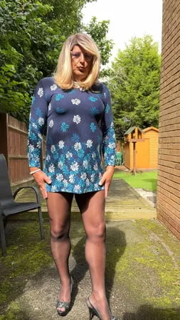 amateur crossdresser kellycd     in blue dress and heels         