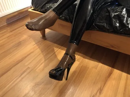 latex heels and dildo         