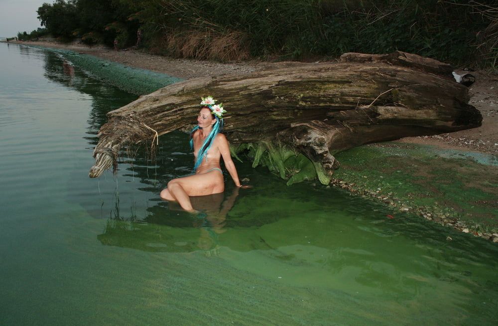 In the evening On the river with a turquoise shawl #27