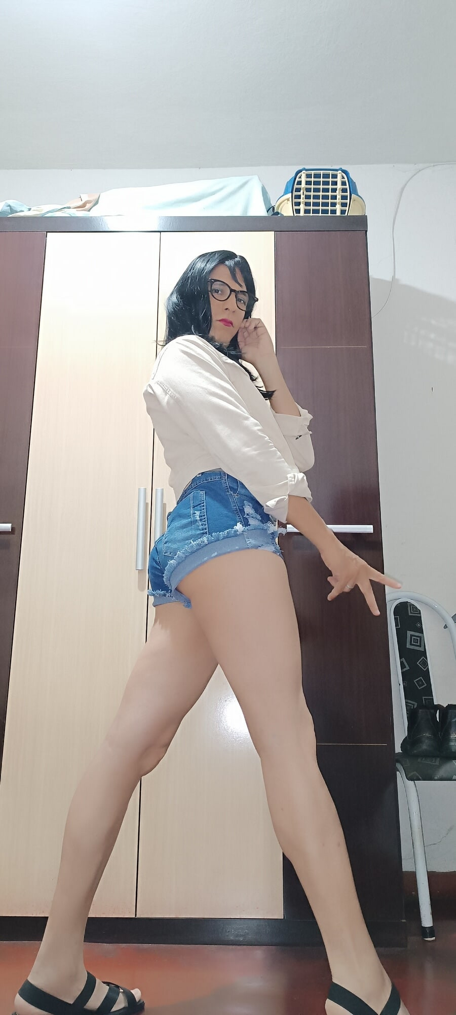 Sakura Nakamura korte broek spijkerbroek en korte broek sportschool 